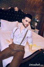 Hombre Gay Con Muñeca Sexual - Adair - Imagen 2