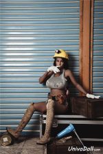 Femboy Usando Muñeca Sexual - Cathi - Imagen 2