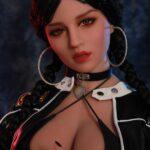 Chica Posa Como Muñeca Sexual - Dorcas