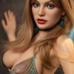 Mujer Follando Con Una Muñeca Sexual - Auguste