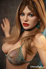 Mujer Follando Con Una Muñeca Sexual - Auguste