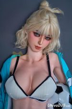 Chico En Tienda Con Muñeca Sexual - Brigitte - Imagen 6