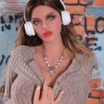 Anna Kendrick Con Muñeca Sexual - Mathilda